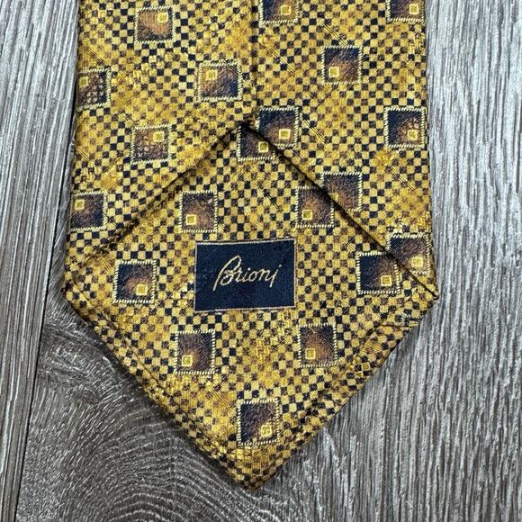 BRIONI TIE Geometric on Gold Brown Pleated Silk Necktie - Picture 9 of 10